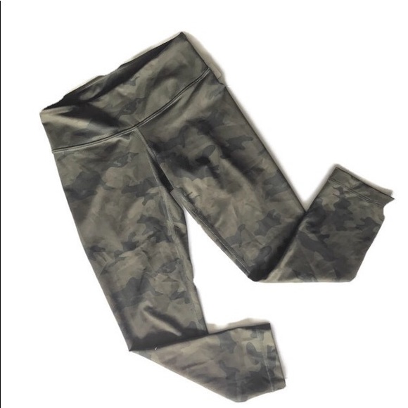 lululemon athletica Pants - Lululemon RARE Crop Leggings Green Camo 2 pocket
